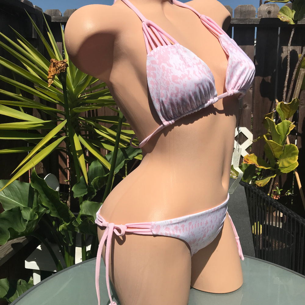Bettinis Bikini - Picture 2 of 4